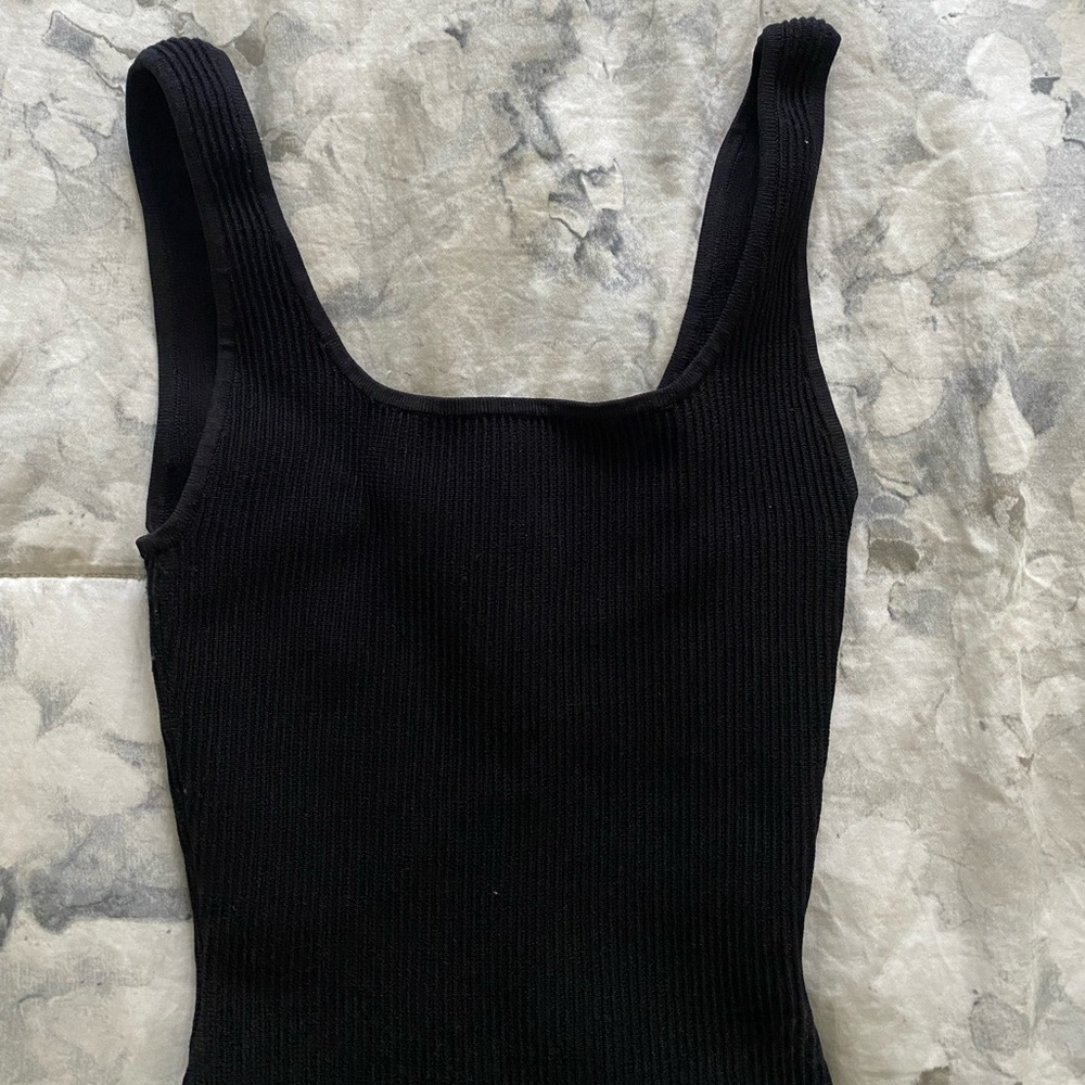 Aritzia Babaton shirt in XXS